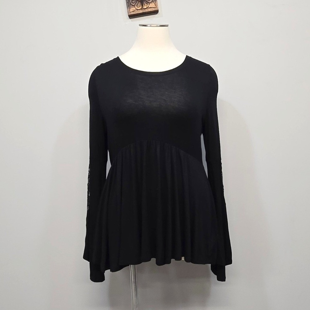 Torrid Super Soft Babydoll Top Shirt Womens 1X Black Lace Bell Sleeve Open Back